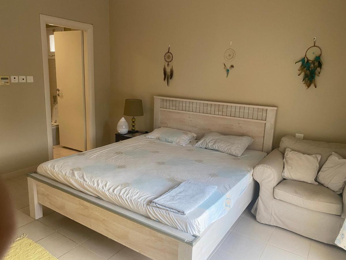 Spacious 4-Bedroom Villa, Children Friendly ドバイ エクステリア 写真