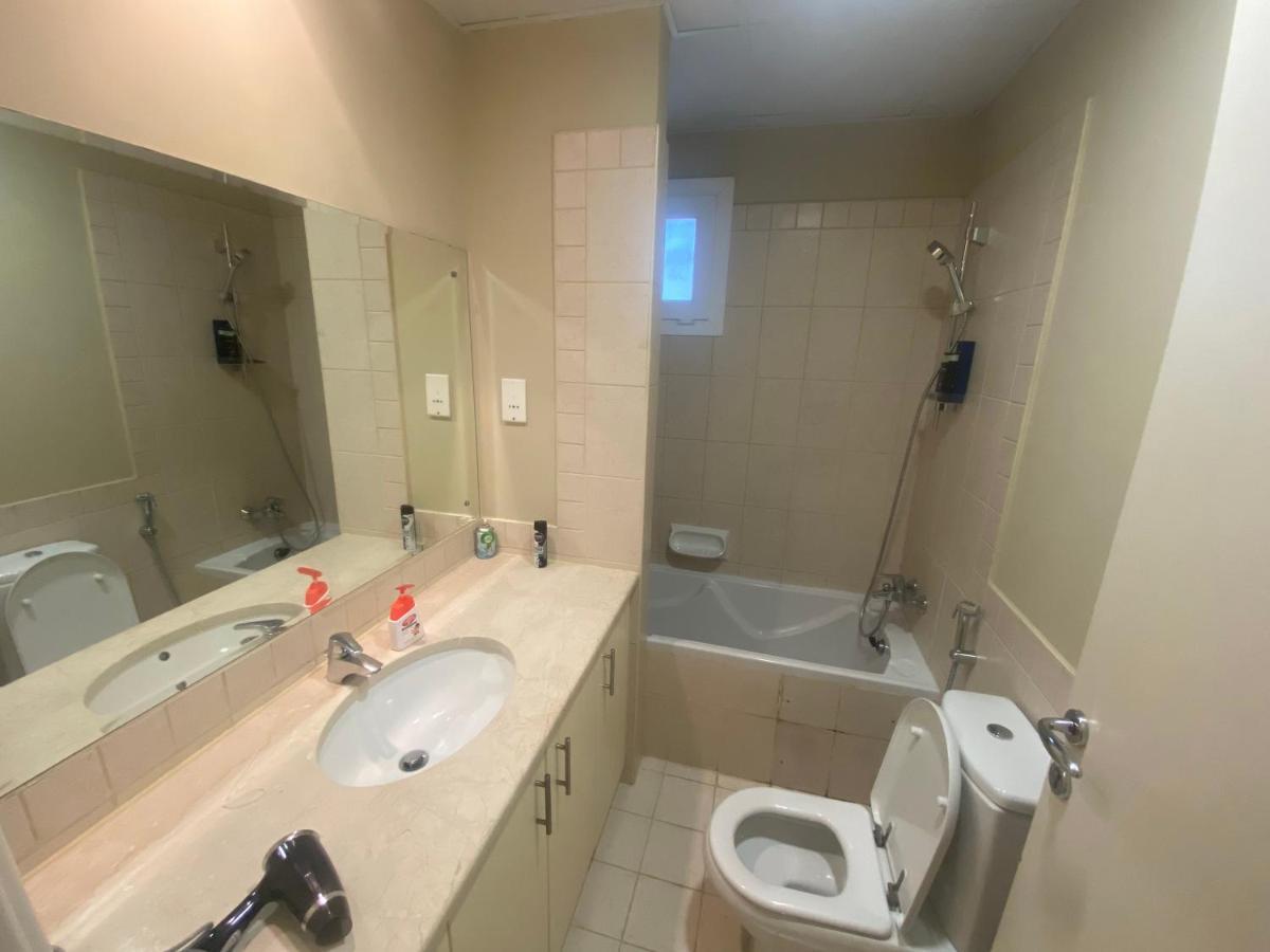 Spacious 4-Bedroom Villa, Children Friendly ドバイ エクステリア 写真